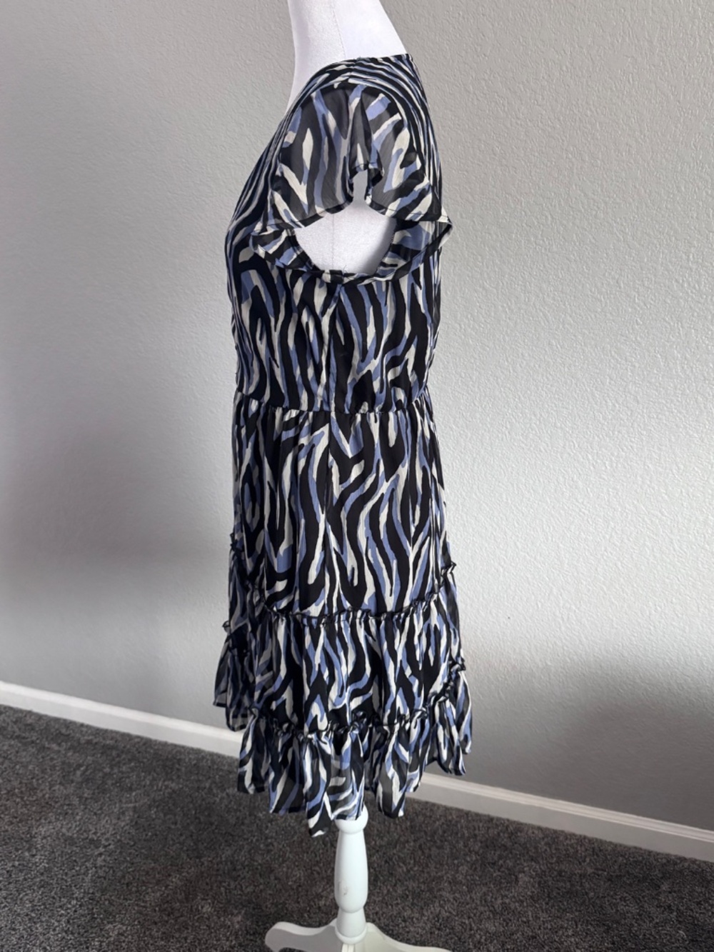 PIGALLE  Zebra Animal Print Tiered Chiffon  Mini Dress Flutter Sleeve Medium M - Picture 5 of 8